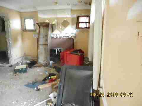 5911 Eastlawn (13)_m.jpg